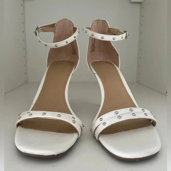 White Heels - Picture 2 of 5